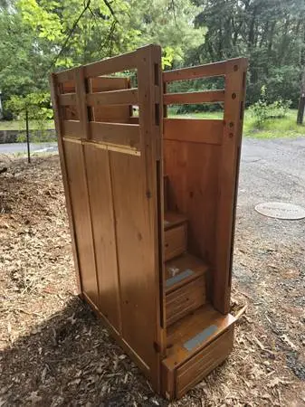 Free - Bunk bed stairs