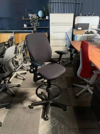 STOOL VARIATION ~~ STEELCASE LEAP V2 BLACK FABRIC