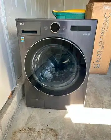 Neatly Used LG Washing Machine Available For Sale