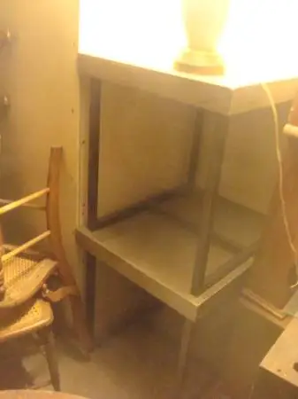 2 modern stands