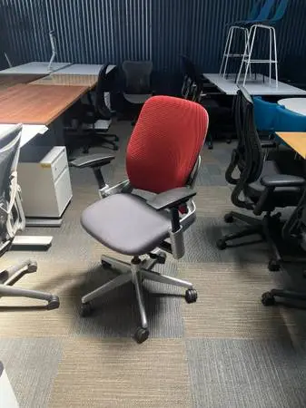 SteelCase Leap V2 - Fully Adjustable