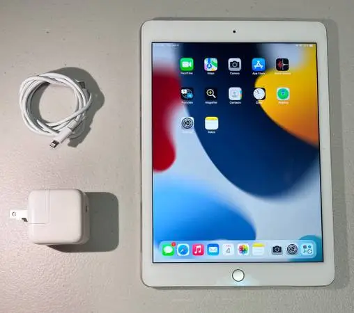 GOLD iPAD AIR 2 WITH CHARGER (CABLE AND WALL PLUG)