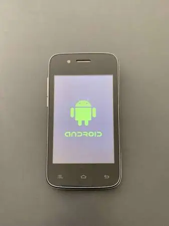Like New - UMX V351 Cell Phone