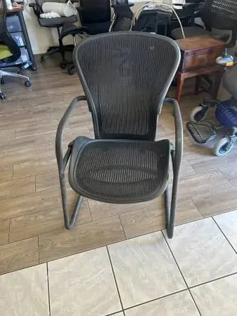 herman miller aeron classic chair size B