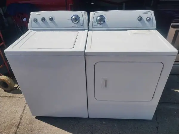Whirlpool washer dryer set works good