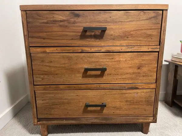3 drawer wooden dresser