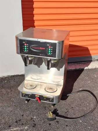 Grindmaster Twin Satellite Shuttle Digital Coffee Brewer