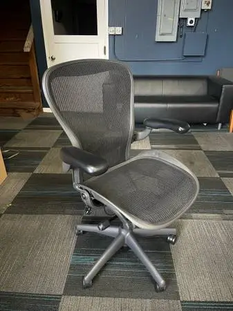Size B - Herman Miller Aeron Classic