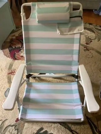 New Folding Beach Chair Recliner w/ Easy Carry Handle