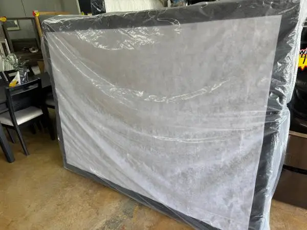 New queen box spring