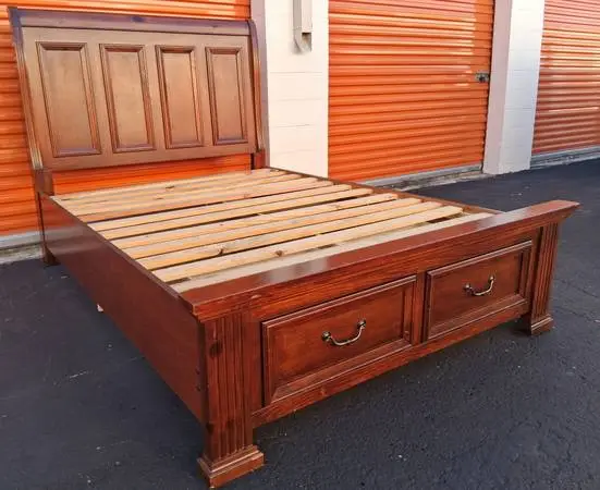 Queen size bedroom frame with drawers