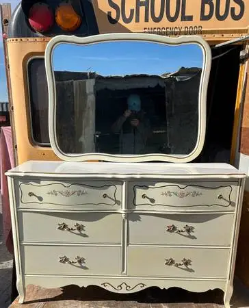 Bassett furniture 6 drawers dresser with mirror French provincial style off whit