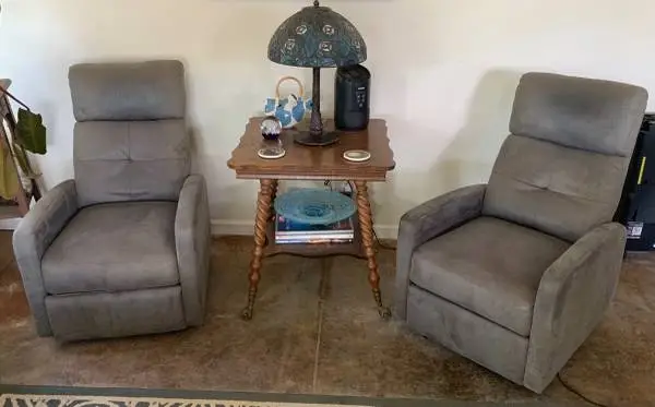 Medium Sized Power Recliner Chair Set