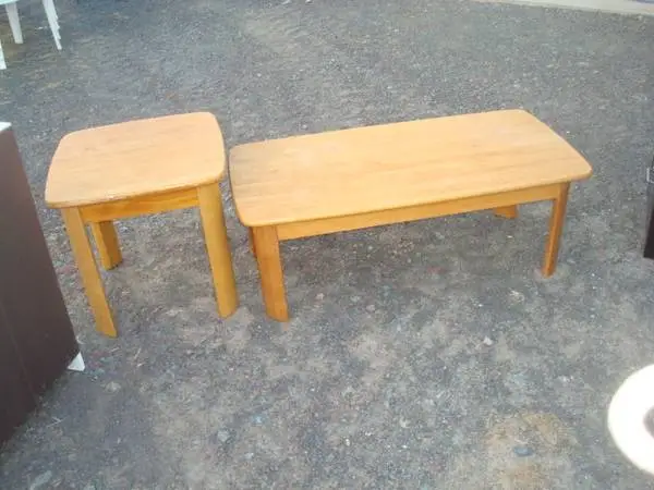coffee table w/ end table