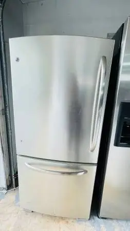 GE Refrigerator 30Wx30Dx67H