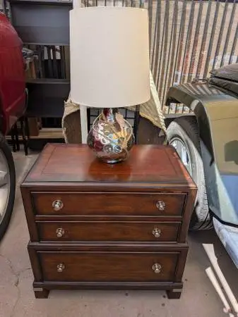 Solid Wood 3 Drawer Night Stand with Lamp