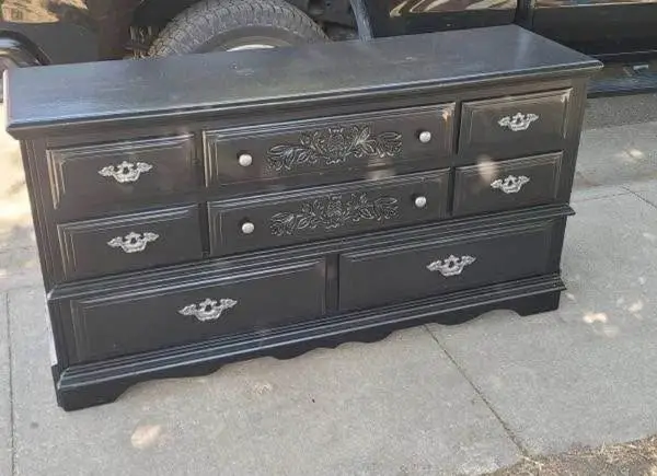 Nice wood 8 drawer dresser #1087