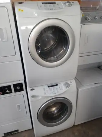 ★Maytag Neptune stackable front load washer and dryer set