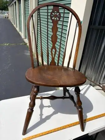 Vintage Wooden Windsor Wheelback Chair 19 x 17 x 38