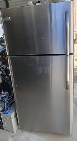 18 cu ft stainless steel Frigidaire fridge w delivery