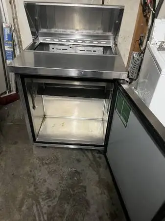 GOOD CONDITION 28 TURBO AIR PREPARE TABlE 1DOOR REFRIGERATOR