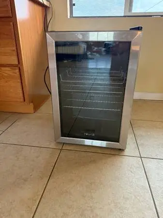 NEW AIR WINE COOLER MINI REFRIGETOR WITH GLASS DOOR SLAINLESS