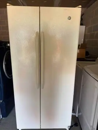 ✨GE BISQUE SIDE BY SIDE 32.5W REFRIGERATOR