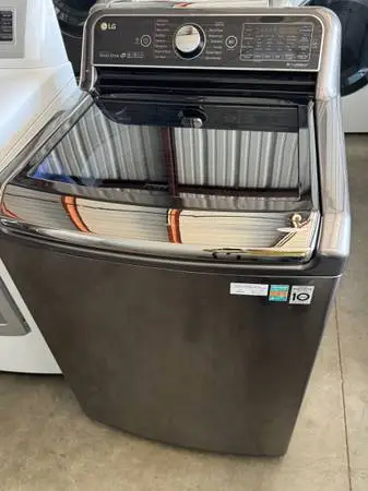 Black stainless 5.2 cu. ft. HE Mega Capacity Top Load Washer