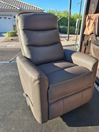 Swivel recliner