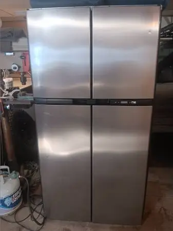 HUGE NORCOLD 2118 TWO WAY REFRIDGERATOR RV CAMPER BOAT OFF GRID