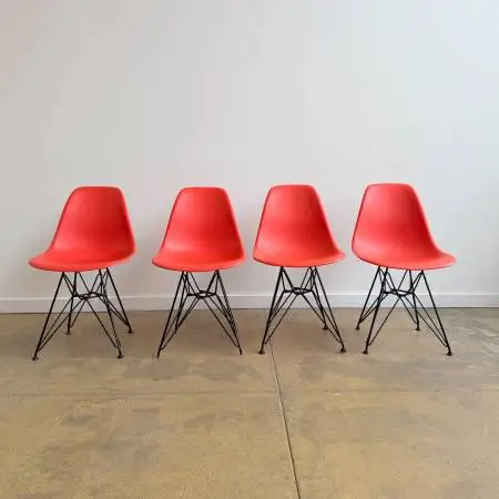 Herman Miller Eames Molded Plastic 4 Chairs