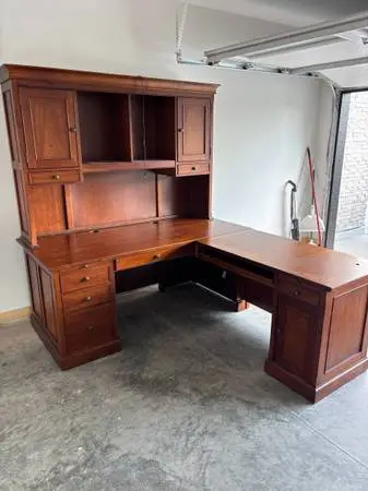***Moving Must Sell Desk with Hutch***