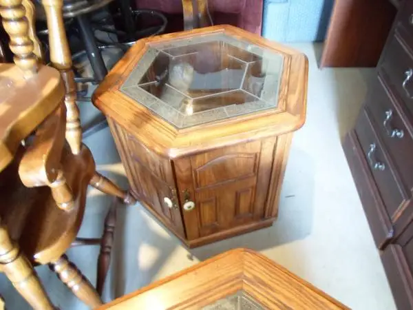 nice   end table