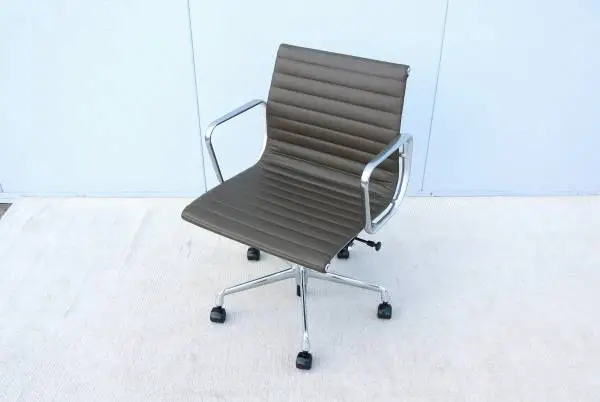 MCM Herman Miller Eames Aluminum Group Hunter Brown Management Chair
