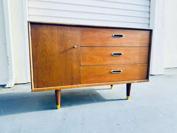 Credenza