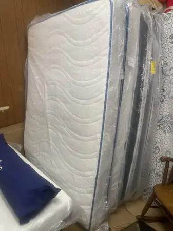 Brand new 8 inch coil spring queen size mattress