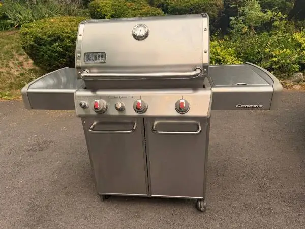 Weber Genesie S-330, 3-burner w/ Side Burner
