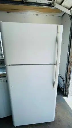 GE Refrigerator 30Wx29Dx67H