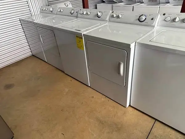 CLEAN NON-DIGITAL WASHER AND DRYER