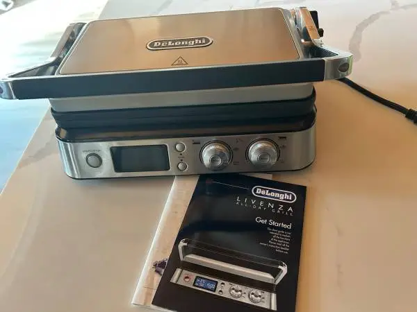 PANINI  maker:  DeLonghi Livenza Pro Grill,  new