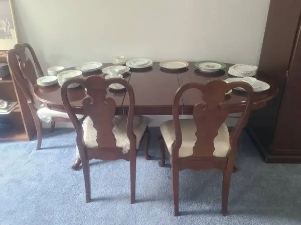 Nice Dining Set and Hutch