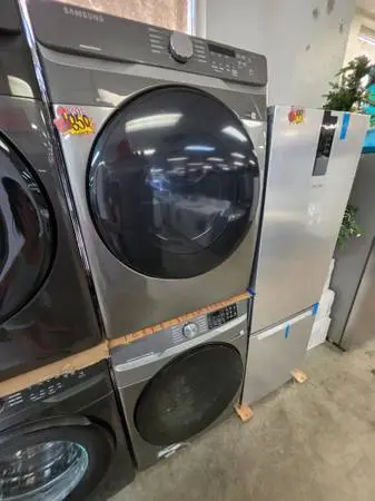 Samsung steam smartthings front load washer and gas dryer