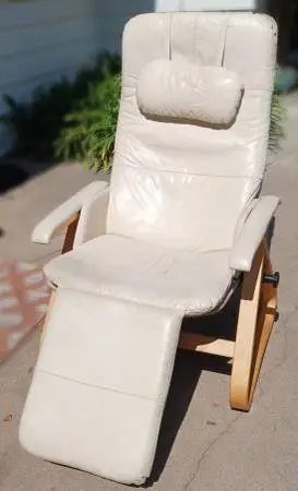 Vintage Bentwood Tan Leather Nepsco Backsaver Zero Gravity Chair