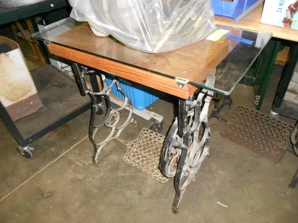Singer Tables