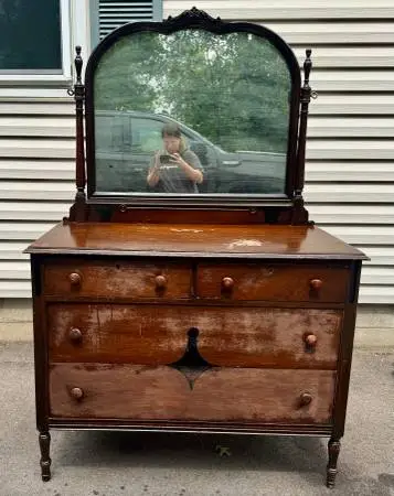 Antique 4 Drawer Dresser with Vanity Mirror ( READ Description)