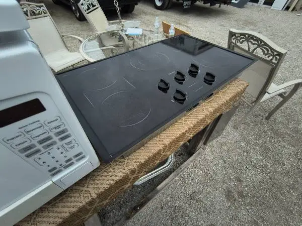 Black Thermador Drop In Electric Cooktop Model # CE365UB Used