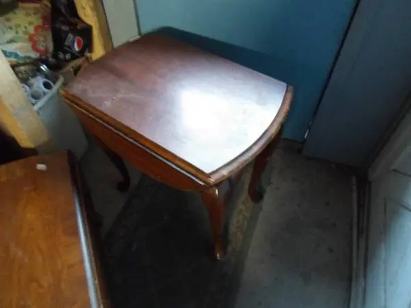 end table/ dropleaf coffee table,