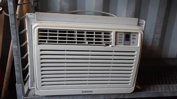 Window air conditioner