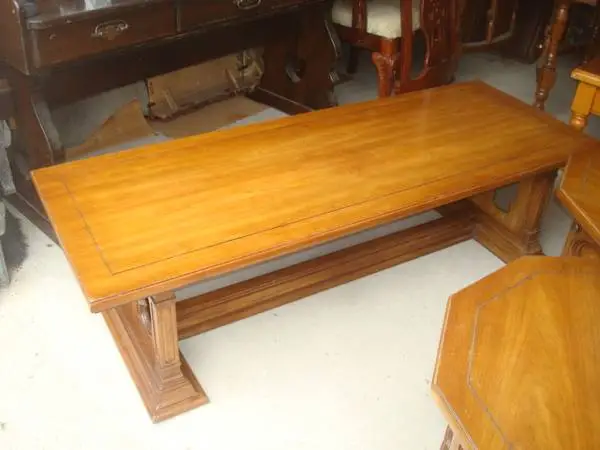 nice coffee table,