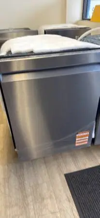 New kitchen Aid dishwasher stainless 3 racks quite